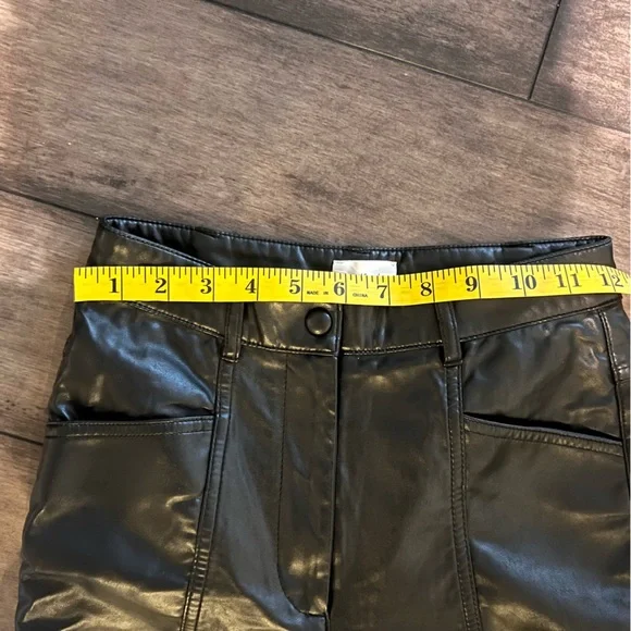 ARITZIA Wilfred Rebel Black Vegan Leather Cropped Pants - Picture 12 of 13